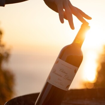 ❤️ Château Branaire-Ducru 2016 rouge, Appellation Saint-Julien | "Le meilleur jamais fait !"🍷

"Le meilleur jamais fait ! Couleur sombre... Nez intense, fin, fruité, vanillé, profond, note d'épices et de framboise. Très belle entrée en bouche extrêmement délicate. Le vin se met de suite à fondre avec un bel éclat fruité en milieu de bouche et beaucoup de goût.
Riche, puissant et une grande finale savoureuse, fraîche et noble. Un grand succès. Bravo !" 18/20 @jmquarin 

✨ Disponible sur notre site Internet sécurisé 👉 https://jean-merlaut.com/

#jeanmerlaut #chateaubranaireducru #branaireducru #saintjulien #grandcruclasse #vinrouge #bordeauxwine #grandsvins #winelovers #vinsdebordeaux #jeanmerlautselection #wineoclock

📸 • @chateaubranaireducru 

𝘓’𝘢𝘣𝘶𝘴 𝘥’𝘢𝘭𝘤𝘰𝘰𝘭 𝘦𝘴𝘵 𝘥𝘢𝘯𝘨𝘦𝘳𝘦𝘶𝘹 𝘱𝘰𝘶𝘳 𝘭𝘢 𝘴𝘢𝘯𝘵𝘦́, 𝘢̀ 𝘤𝘰𝘯𝘴𝘰𝘮𝘮𝘦𝘳 𝘢𝘷𝘦𝘤 𝘮𝘰𝘥𝘦́𝘳𝘢𝘵𝘪𝘰𝘯.