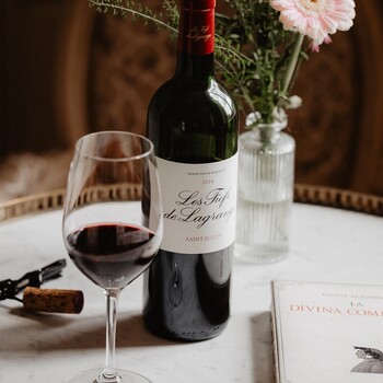 🍂 FOIRE AUX VINS D’AUTOMNE | Les Fiefs de Lagrange 2016 🍷

Pour cette nouvelle édition de notre Foire aux Vins d’Automne, nos experts vous invitent à découvrir notre sélection de 20 références en promotion jusqu'au 31 Octobre 2026 !

Les Fiefs de Lagrange 2016, second vin du Château Lagrange, un millésime tout en équilibre, marqué par un nez fruité et élégant et une bouche juteuse, savoureuse et harmonieuse. Une belle expression du terroir de Saint-Julien, sélectionnée avec soin par notre équipe.
🥩 À déguster autour d’une belle pièce de bœuf, d’un magret de canard ou d’un plateau de fromages affinés.

📦 Profitez de notre Foire aux Vins d’Automne et retrouvez cette sélection sur notre site Internet sécurisé 👉 jean-merlaut.com

#jeanmerlaut #foireauxvins #foireauxvinsautomne #lesfiefsdelagrange #fiefsdelagrange #saintjulien #bordeauxwine #vinrouge #grandsvins #vinsdebordeaux #winelovers #jeanmerlautselection #accordmetsvins #wineoclock #automne

𝘓’𝘢𝘣𝘶𝘴 𝘥’𝘢𝘭𝘤𝘰𝘰𝘭 𝘦𝘴𝘵 𝘥𝘢𝘯𝘨𝘦𝘳𝘦𝘶𝘹 𝘱𝘰𝘶𝘳 𝘭𝘢 𝘴𝘢𝘯𝘵𝘦́, 𝘢̀ 𝘤𝘰𝘯𝘴𝘰𝘮𝘮𝘦𝘳 𝘢𝘷𝘦𝘤 𝘮𝘰𝘥𝘦́𝘳𝘢𝘵𝘪𝘰𝘯.