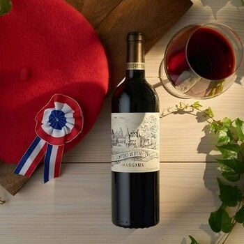 🇫🇷 Toute l'équipe Jean Merlaut vous souhaite une très belle Fête nationale !

En ce 14 juillet, célébrons ensemble l'art de vivre à la française, les moments de partage et la richesse de notre patrimoine.
Pour l'occasion, nos experts ont choisi d'ouvrir une bouteille de Château Durfort-Vivens, un grand vin de Bordeaux qui incarne avec élégance le savoir-faire de nos terroirs.
Nous vous souhaitons une excellente journée, entourés de vos proches… et d'un beau verre de vin. 🍷

🔥Retrouvez Château Durfort-Vivens sur notre site Internet 👉 www.jean-merlaut.com

📸 • @chateau_durfort_vivens 

#jeanmerlaut #14juillet #fetenationale #chateaudurfortvivens #durfortvivens #châteaudurfortvivens #margaux #bordeauxwine #winelovers #vinsdebordeaux #artdevivre #jeanmerlautselection #bastilleday 

𝘓’𝘢𝘣𝘶𝘴 𝘥’𝘢𝘭𝘤𝘰𝘰𝘭 𝘦𝘴𝘵 𝘥𝘢𝘯𝘨𝘦𝘳𝘦𝘶𝘹 𝘱𝘰𝘶𝘳 𝘭𝘢 𝘴𝘢𝘯𝘵𝘦́, 𝘢̀ 𝘤𝘰𝘯𝘴𝘰𝘮𝘮𝘦𝘳 𝘢𝘷𝘦𝘤 𝘮𝘰𝘥𝘦́𝘳𝘢𝘵𝘪𝘰𝘯.