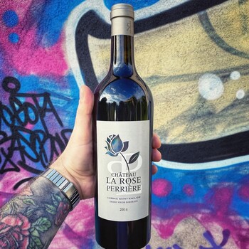 🍷 𝗖𝗵𝗮̂𝘁𝗲𝗮𝘂 𝗟𝗮 𝗥𝗼𝘀𝗲 𝗣𝗲𝗿𝗿𝗶𝗲̀𝗿𝗲 𝟮𝟬𝟭𝟰, 𝗔𝗽𝗽𝗲𝗹𝗹𝗮𝘁𝗶𝗼𝗻 𝗟𝘂𝘀𝘀𝗮𝗰 𝗦𝗮𝗶𝗻𝘁-𝗘𝗺𝗶𝗹𝗶𝗼𝗻
Niché sur un terroir d’exception, ce vin rouge séduit par sa finesse et son équilibre. Le millésime 2014 offre une belle complexité aromatique, entre fruits mûrs et notes boisées délicates, parfait pour accompagner vos moments de partage autour d’un repas raffiné. ✨
📦 Découvrez ce LussacSaint-Émilion disponible dès maintenant sur notre site sécurisé 👉 https://jean-merlaut.com/catalogue-des-vins/710-chateau-la-rose-perriere-2014.html

📸 • @trash_dandy (photo retouchée)

#jeanmerlautmoment #winelovers #bordeauxwines #jeanmerlaut #jeanmerlautmoments #grandscrus #jeanmerlautteam #terroir #bordeauxlovers #vinsdebordeaux #wineoclock #bordeaux #jeanmerlautviticulteurabaurech #jeanmerlautexperts #baurech #winewinewine #winetime #negociant #SélectionJeanMerlaut #BordeauxMoments #JeanMerlautMoments #GrandsVinsDeBordeaux #WineLovers #BordeauxWines #saintemilion #châteaularoseperriere #laroseperriere 

𝘓’𝘢𝘣𝘶𝘴 𝘥’𝘢𝘭𝘤𝘰𝘰𝘭 𝘦𝘴𝘵 𝘥𝘢𝘯𝘨𝘦𝘳𝘦𝘶𝘹 𝘱𝘰𝘶𝘳 𝘭𝘢 𝘴𝘢𝘯𝘵𝘦́, 𝘢̀ 𝘤𝘰𝘯𝘴𝘰𝘮𝘮𝘦𝘳 𝘢𝘷𝘦𝘤 𝘮𝘰𝘥𝘦́𝘳𝘢𝘵𝘪𝘰𝘯.