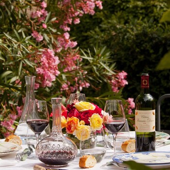 🍷 𝗖𝗵𝗮̂𝘁𝗲𝗮𝘂 𝗕𝗿𝗮𝗻𝗮𝗶𝗿𝗲-𝗗𝘂𝗰𝗿𝘂 𝟮𝟬𝟭𝟲 𝗿𝗼𝘂𝗴𝗲, 𝗔𝗽𝗽𝗲𝗹𝗹𝗮𝘁𝗶𝗼𝗻 𝗦𝗮𝗶𝗻𝘁-𝗝𝘂𝗹𝗶𝗲𝗻
Un millésime de caractère, précis et soyeux, où la fraîcheur du fruit noir rencontre l’élégance des tanins mûrs.
Nos experts Jean Merlaut vous proposent ce Saint-Julien raffiné à déguster dès aujourd’hui ou à laisser vieillir en cave…
🎯 Un vin racé, idéal avec une belle pièce de bœuf, un rôti ou un plat de fête.
📦 Disponible sur notre site 👉 https://jean-merlaut.com/catalogue-des-vins/1594-chateau-branaire-ducru-2016.html

📸 • @chateaubranaireducru 

#jeanmerlautmoment #winelovers #bordeauxwines #jeanmerlaut #jeanmerlautmoments #grandscrus #jeanmerlautteam #terroir #bordeauxlovers #vinsdebordeaux #grandscrusbordeaux #wineoclock #bordeaux #jeanmerlautviticulteurabaurech #jeanmerlautexperts #baurech #winewinewine #winetime #JeanMerlautMoments #GrandsVinsDeBordeaux #WineLovers #SummerWines  #chateaubranaireducru #branaireducru #branaireducru2018 

𝘓’𝘢𝘣𝘶𝘴 𝘥’𝘢𝘭𝘤𝘰𝘰𝘭 𝘦𝘴𝘵 𝘥𝘢𝘯𝘨𝘦𝘳𝘦𝘶𝘹 𝘱𝘰𝘶𝘳 𝘭𝘢 𝘴𝘢𝘯𝘵𝘦́, 𝘢̀ 𝘤𝘰𝘯𝘴𝘰𝘮𝘮𝘦𝘳 𝘢𝘷𝘦𝘤 𝘮𝘰𝘥𝘦́𝘳𝘢𝘵𝘪𝘰𝘯.