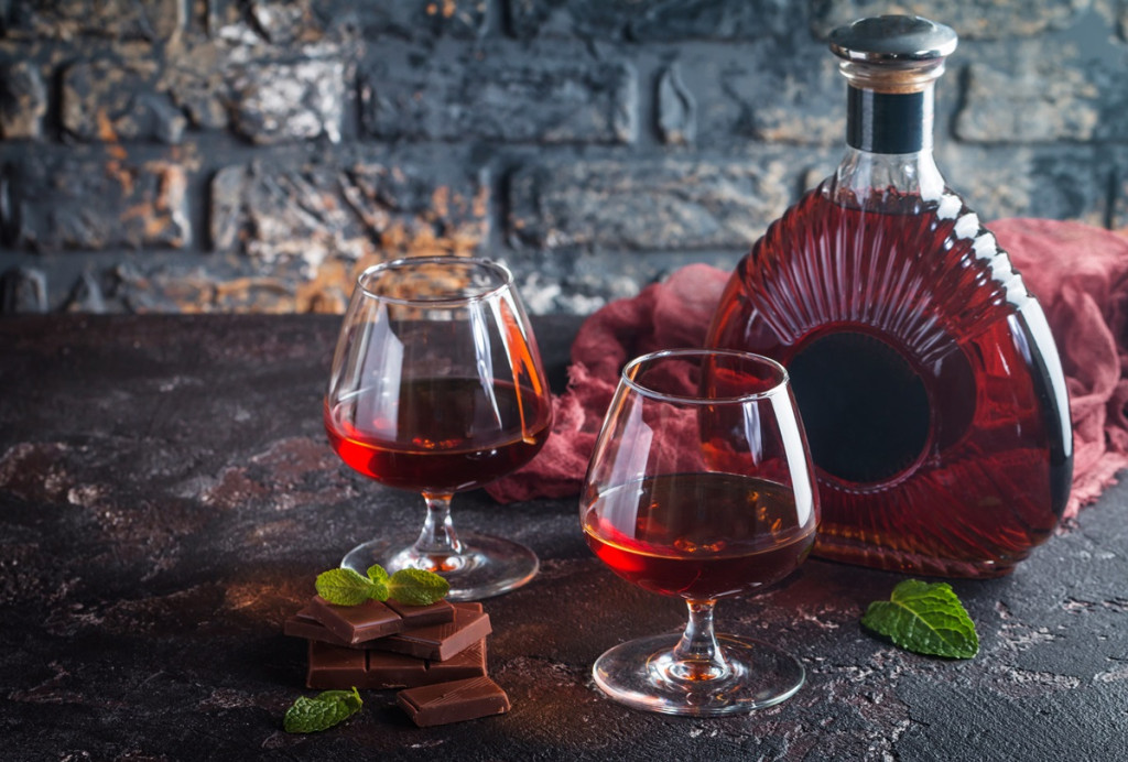 Différence entre Armagnac et Cognac Origines, saveurs et méthodes de production